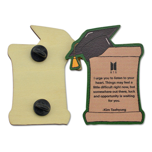Insignia de Madera personalizada para camisa, broches de solapa de recuerdo de graduación para estudiantes, decoraciones, venta al por mayor - Product Image 1