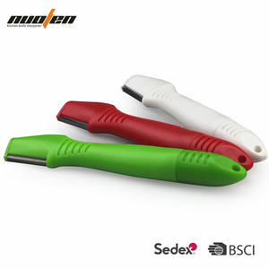 Afilador de cuchillos manual rojo con hoja de acero de tungsteno de múltiples granos para uso en cocina y exteriores, número de pieza ND 081 - Product Image 2