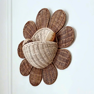 Panier mural en rotin naturel en forme de fleur, fabriqué au Vietnam, écologique, idéal pour les occasions spéciales (anniversaires) - Vente en gros - Product Image 1
