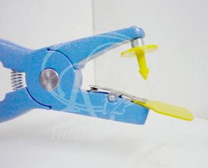 Applicateur d'étiquettes auriculaires en alliage d'aluminium thermolaqué, longueur totale 9,5 pouces, autres instruments vétérinaires - Product Image 4