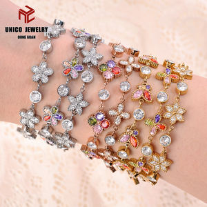 Bracelet en laiton plaqué or avec pendentifs cœur, trèfle et poire, serti de zircons et diamants, pour femme - Collection CM YIM - Product Image 3