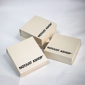 Caja de papel cuadrada rectangular rígida con cierre magnético y logotipo personalizado, embalaje de joyería ecológico - Product Image 6