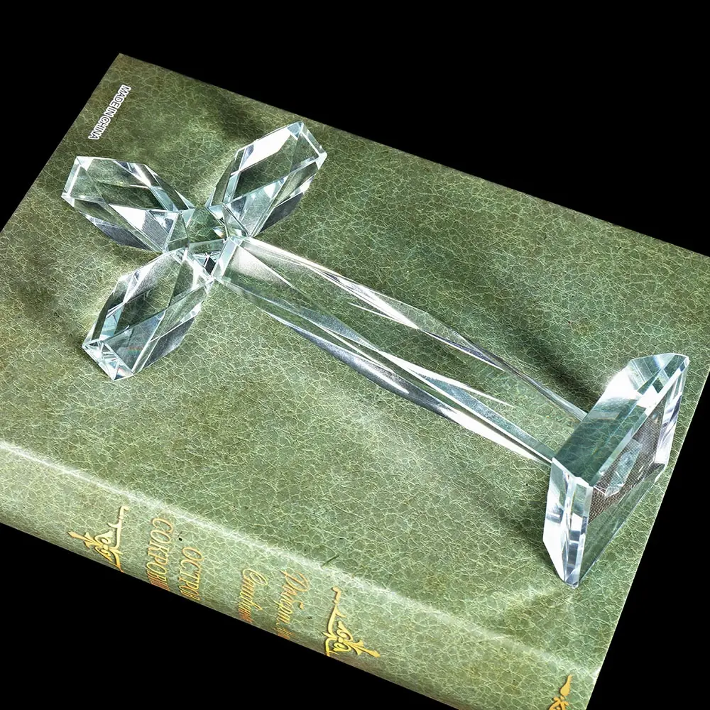 Mh-jb0121 commercio all'ingrosso su misura di alta qualità croce di vetro trasparente incisione cristallo croce chiesa matrimonio ritorno favori decorazione