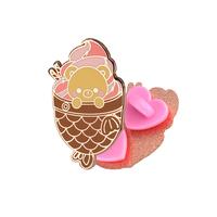 Insigne en métal d'ours de crème glacée de dessin animé breloques en émail personnalisées breloques en émail teint pour la fabrication de bijoux badge en émail dur