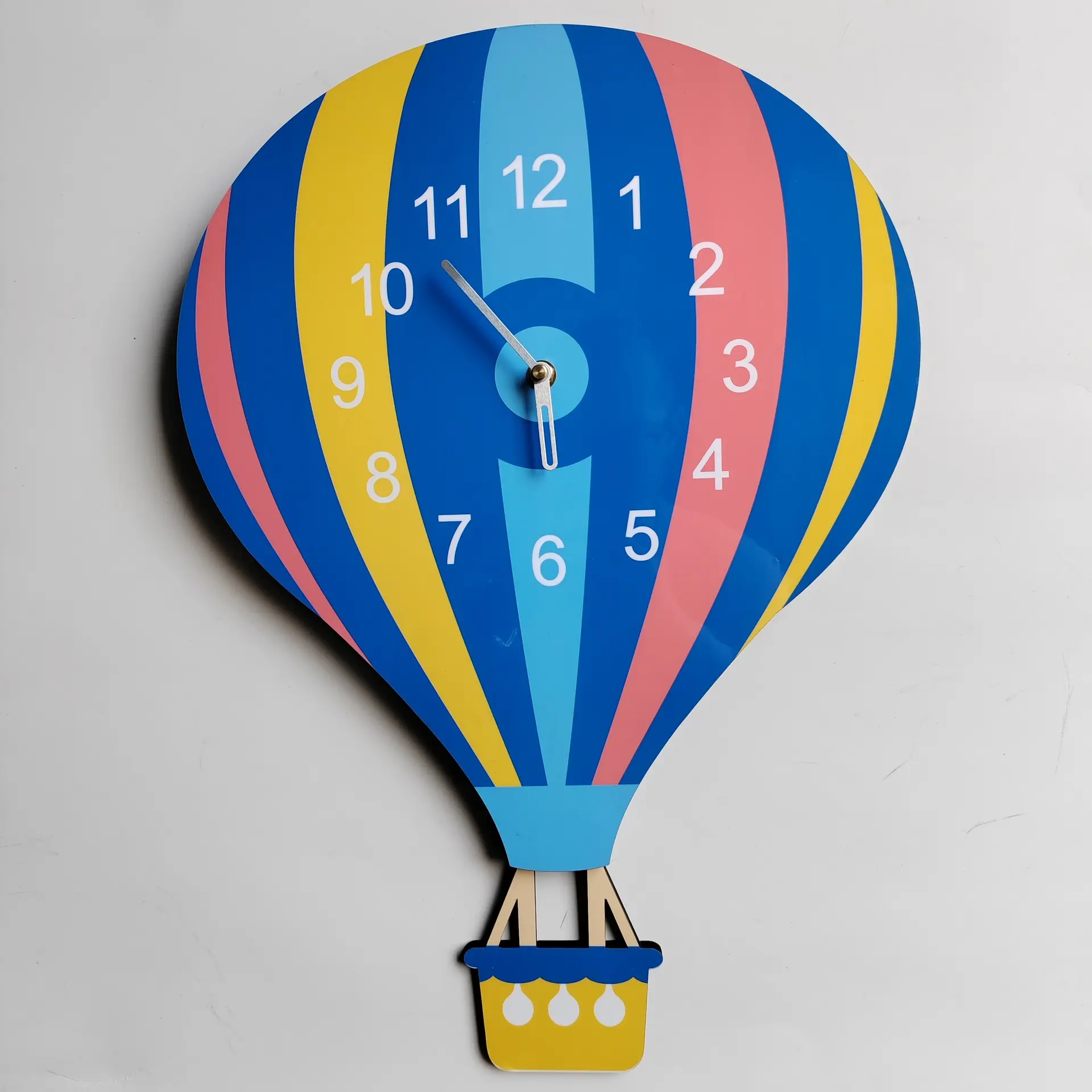 Horloge murale de dessin animé pour décoration de chambre d'enfants