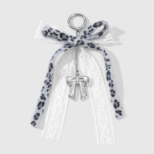 <span class=keywords><strong>กระเป๋า</strong></span>พวงกุญแจแฟชั่นสุดหรูแบบมีสายคล้องคริสตัลรูปหัวใจเชอร์รี่สีดำประดับด้วยลูกไม้รูปเสือดาว - Product Image 6