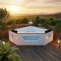 Baignoire spa autoportante de style moderne avec robinet d'égouttage inclus pour usage intérieur