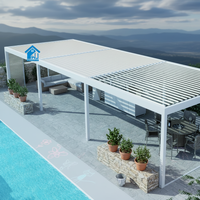 Aluminium Motorisierte Lamellen-Pergola Einziehbares Dach Wasserdichte Außenstruktur Mit Glas-Seitenwänden Umweltfreundliches Design