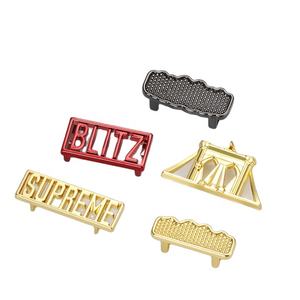 थोक उत्कीर्ण मुद्रित लोगो धातु जूता टैग फीता स्नीकर जूते का फीता सजावट के लिए ताला सामान - Product Image 2