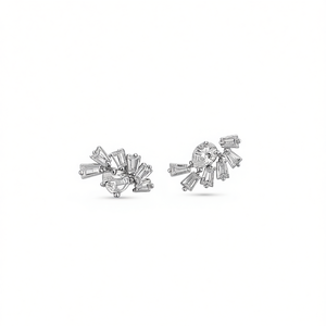 Pendientes de Oro Blanco con Diamantes, Corte Brillante Redondo, Forma de Flor, Engaste de Garra, Joyería Fina de Lujo para Mujer, para Boda - Product Image 1
