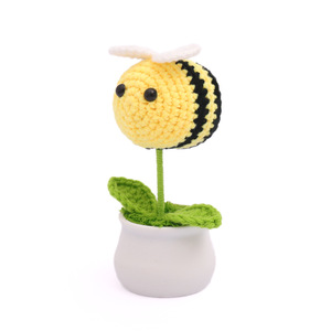 Producto internacional superventas en comercio electrónico transfronterizo: Bonsái de abeja, bonsái de ganchillo hecho a medida, muñeca de ganchillo hecha a mano. - Product Image 1