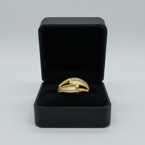 Anillo Moderno con Acabado Dorado, Diseño Texturizado Inspirado en Hojas y Piedras Incrustadas, Anillo de Moda para Mujer - Product Image 3