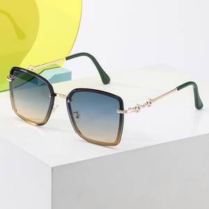 Nouveauté, lunettes de soleil carrées à monture intégrale de style hip-hop européen, verres multicolores, monture en PC UV400, or blanc, unisexe - Product Image 5