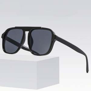 Gafas de Sol Deportivas con Logotipo Personalizado, Montura Grande de Plástico, Protección UV400, Estilo Piloto, Tamaño Grande para Hombre y Mujer, Moda 2025 - Product Image 1