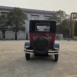 Auto Clásico Eléctrico Rojo y Negro de 5 Plazas, con un Cómodo Diseño Vintage para Turismo y Viajes de Ocio - Product Image 1