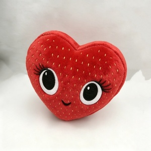 Almohada de Peluche Personalizada con Forma de Corazón y Fresa, Linda Almohada de Peluche con Cara de Corazón, Relleno de Algodón PP, Decoración de Halloween para Bebés de 0 a 24 Meses - Product Image 2
