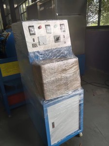 آلة صنع أنابيب الألعاب النارية الورقية بمحرك يتحكم فيه PLC من YOVON، تنتج 40-50 صندوقًا/دقيقة، 380 فولت، 1.5 كيلوواط، ضمان لمدة سنة واحدة - Product Image 3