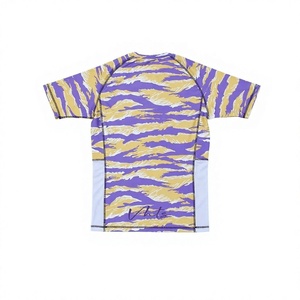 Maillot de compression à manches courtes personnalisé pour Jiu Jitsu MMA, sublimé, pour l'entraînement et la performance en grappling - Product Image 2