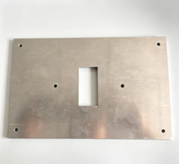 Panneau découpé CNC en aluminium brossé sur mesure, plaque de montage multi-trous pour interrupteur et prise pour armoire d'équipement