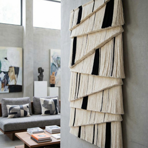 Décoration murale en macramé avec franges, texture en fibre naturelle, style moderne minimaliste pour décoration industrielle, article de décoration - Product Image 1