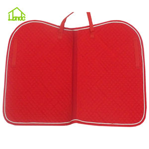 <span class=keywords><strong>Il</strong></span> cuscinetto <span class=keywords><strong>rosso</strong></span> brillante della sella del cavallo protegge <span class=keywords><strong>il</strong></span> cavallo dalle protezioni della sella delle lesioni per <span class=keywords><strong>il</strong></span> cavallo - Product Image 4