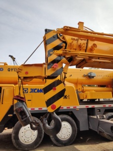 Original gebrauchter Gelände kran <span class=keywords><strong>kato</strong></span> <span class=keywords><strong>SR250</strong></span> SR500 Gelände kran auf Lager - Product Image 4