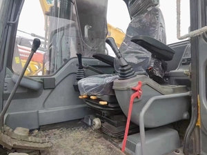 Excavatrice sur chenilles Volvo EC210 d'occasion, d'origine suédoise, de taille moyenne, pour travaux de terrassement, construction routière et infrastructures. - Product Image 5