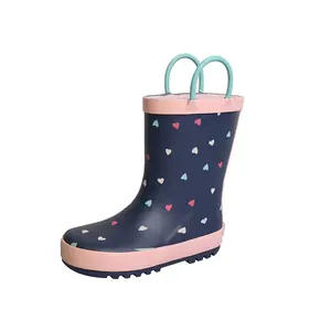 Botas de chuva impermeáveis portáteis personalizadas para meninas e meninos Cor amor Botas de chuva de borracha infantis