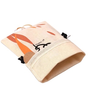 Bolsa de Regalo Personalizada de Muselina de Algodón Reciclado con Cordón - Product Image 1