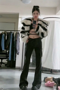 <span class=keywords><strong>Cappotto</strong></span> Invernale da Donna con Motivo <span class=keywords><strong>Zebrato</strong></span>, Top Corto Antivento, Pelliccia, Taglie Forti, Lunghezza Corta, Stile Ampio per Tenersi al Caldo - Product Image 5