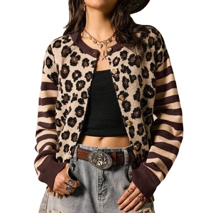 Cardigã Feminino Chic 2026 com Estampa de Leopardo e Listras, Suéter de Malha Y2K com Botões e Manga Longa, Agasalho de Outono - Product Image 3