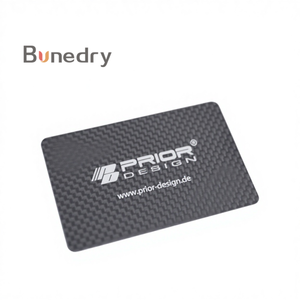 Carte de visite en fibre de carbone de haute qualité avec impression sérigraphique et pelliculage - Product Image 1