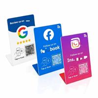 Support d'affichage de table en acrylique NFC pour avis clients et tapotement intelligent