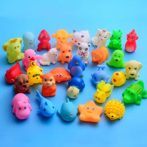 Jouets aquatiques pour enfants, ensemble de canards jaunes en caoutchouc souple pour la baignade et le bain des bébés, à presser - Product Image 1
