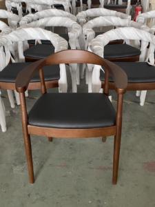 Nordic restaurant furniture, <b>antique</b> wooden <b>frame</b>, leather cushion, Kennedy dining chair, natural presidential solid wood armcha - Product Image 2