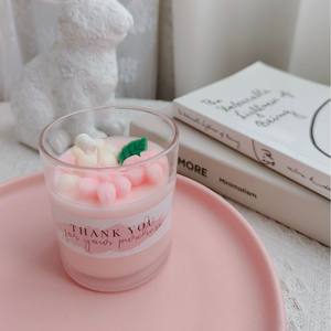 Bougie parfumée artisanale en cire enrobée, motif crème glacée fraise superposée, parfum chocolat, senteur alimentaire, dessert, vente en gros - Product Image 3