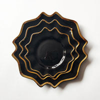 Assiettes de présentation en verre à bord ondulé et bordure dorée, assiettes décoratives transparentes pour mariage, fête, banquet, décoration de table