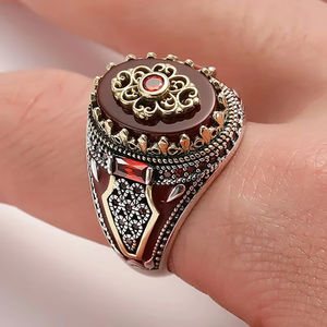 Bagues Chevalières Turques ZhuQian en Alliage Plaqué Argent, Motifs Sculptés Vintage, Incrustées de Zircon Noir et Rouge Foncé pour Hommes – Vente en Gros - Product Image 2