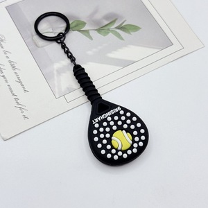 Llavero de Silicona con Forma de Raqueta de Pá<span class=keywords><strong>del</strong></span>, Adorable Mini Charm Deportivo con Anillo Negro para Decorar Mochilas y Bolsos - Product Image 5