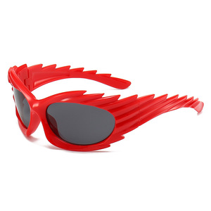 Gafas de sol con diseño de alas de ciclismo, inspiradas en Y2K, que crean un look a la moda y digno de Instagram, con motivos de espinas invertidas y erizos. - Product Image 6