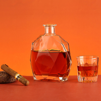 Bouteilles en verre taillées à facettes multiples pour whisky et spiritueux de luxe, bouteilles à liqueur transparentes haut de gamme multi-usages pour la conservation séparée