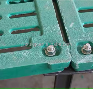 Cage d'élevage de porcs galvanisée à chaud, construction durable, système professionnel de cage de mise bas double face pour truies - Product Image 6