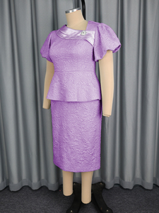 เดรสยาวปานกลางสีม่วง แขนสั้น คอเฉียง แต่งระบายช่วงเอว ลายดอกไม้ jacquard รุ่น AM050719 ดีไซน์หรูหรา - Product Image 5