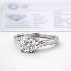 Bague en diamant platine de créateur pour femme, bijou de doigt haut de gamme avec un diamant brillant, parfait pour une célébration de mariage - Product Image 5