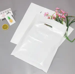 YC Logo Kustom Tas Belanja Plastik Tahan Air Die Cut Tas Pembawa Barang Dagangan Tas Plastik untuk Pakaian