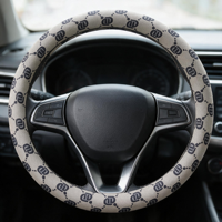 Housse de volant de voiture en cuir PVC gris argenté 1,1 mm résistante à l'usure, monogramme lettre D bleu marine, accessoire intérieur automobile pour berline et SUV