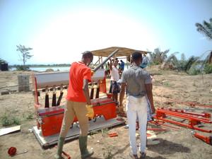 Transplanteur <span class=keywords><strong>de</strong></span> semis <span class=keywords><strong>de</strong></span> légumes à haute efficacité, monté sur tracteur, monté à l'arrière, pour semer du maïs et du <span class=keywords><strong>melon</strong></span>, pour l'agriculture - Product Image 4