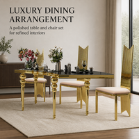 Ensemble de table à manger en verre noir de luxe avec cadre en métal doré et chaises rembourrées crème pour hôtels, restaurants, hôtellerie, intérieurs résidentiels