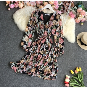 Abito a pieghe in Chiffon con scollo a V e maniche a sbuffo autunno nuova gonna floreale dimagrante in vita retrò francese esci con scollo a V abiti Casual - Product Image 5