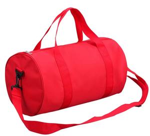 Minimaliste Rouge <span class=keywords><strong>Pas</strong></span> <span class=keywords><strong>Cher</strong></span> Cross Body Sling Voyage Sport Sac Portable Étanche Baril Épaule Sport Duffle Gym Sacs pour Femmes Hommes - Product Image 3